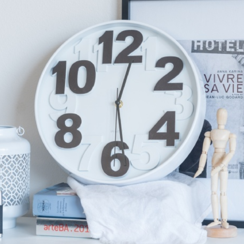 Reloj De Pared Blanco Y Negro 